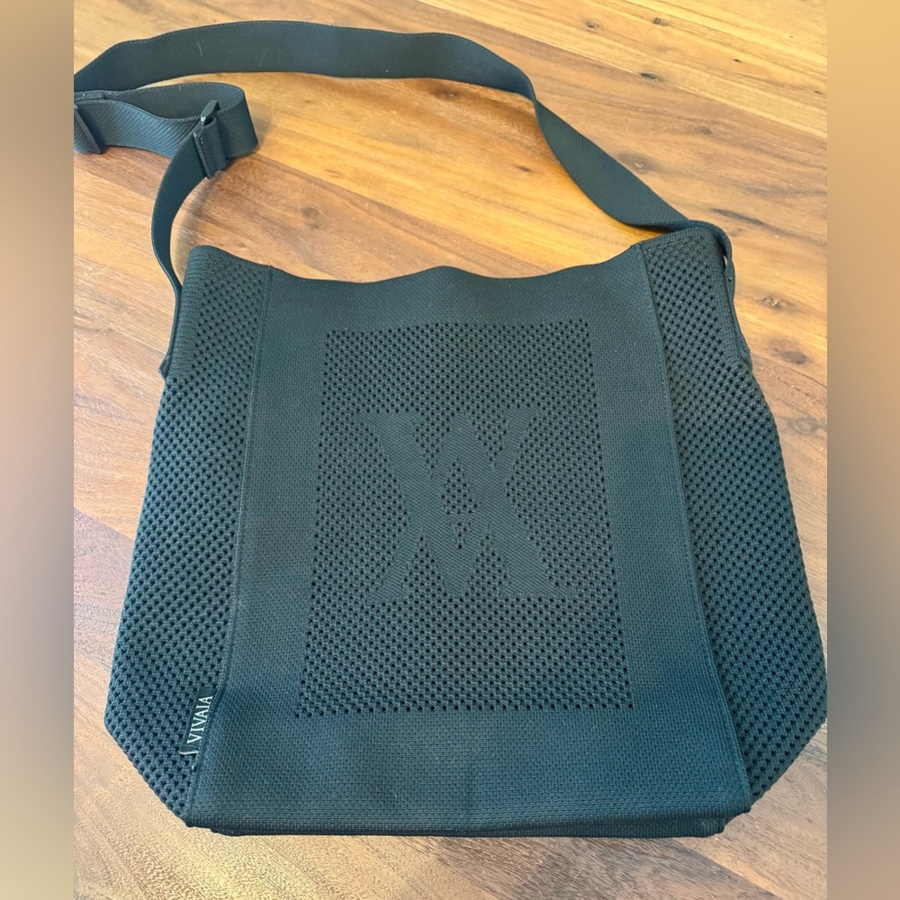 Vivaia Harper Casual Messenger Tote Black NWOT From UK